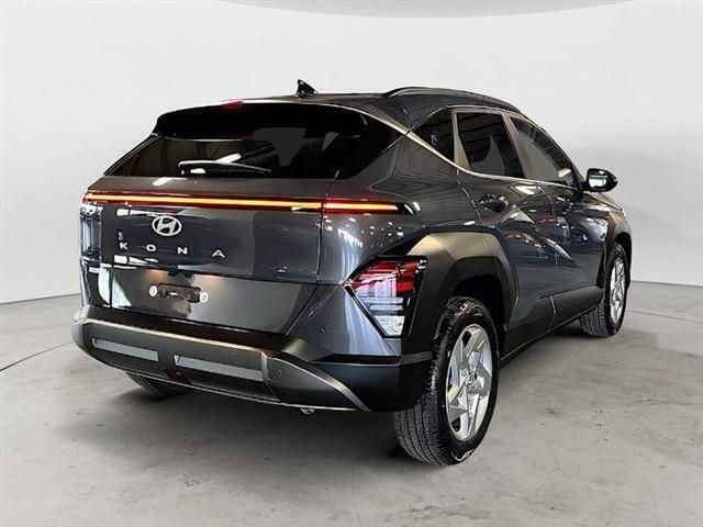 Usata Hyundai Kona 120 CV (88 kW) 2024 Grigio metallizzato SUV