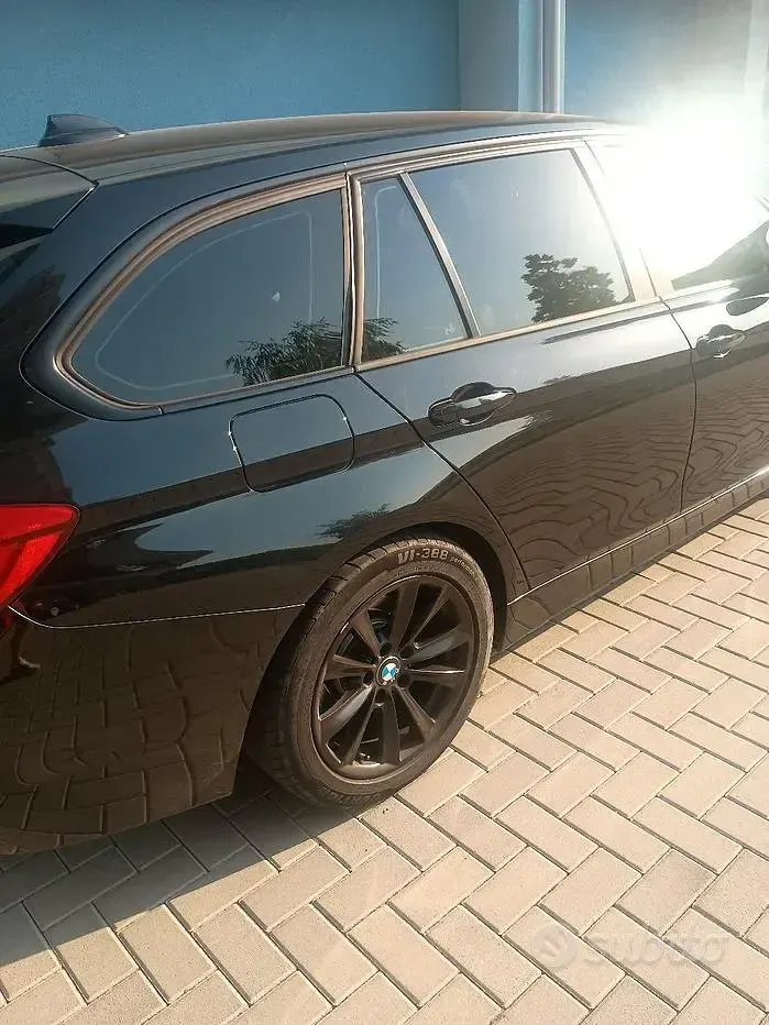 Usata BMW 318 143 CV (105 kW) 2016 Nero Station wagon