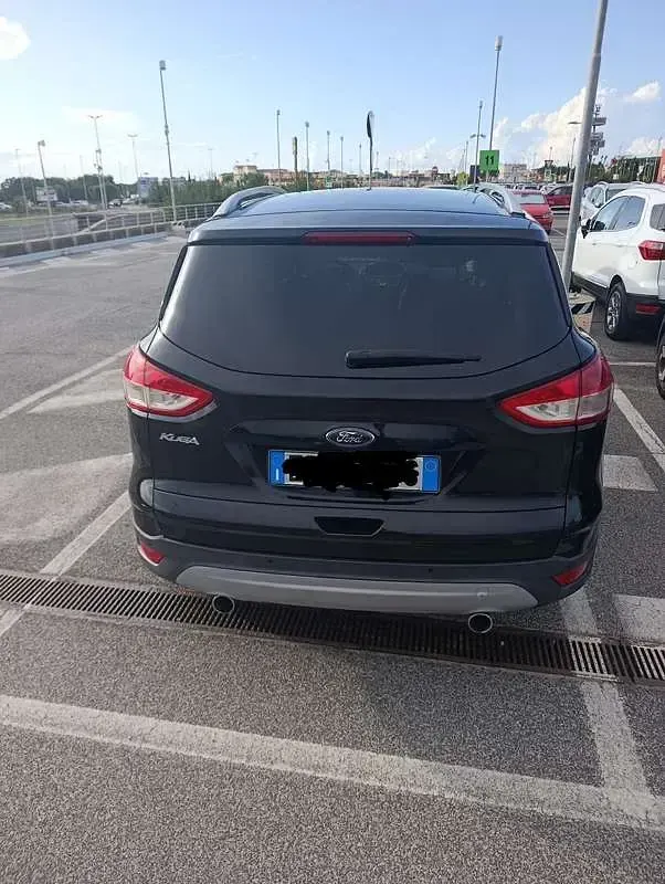 Usata Ford Kuga Titanium 140 CV (102 kW) 2013 Nero SUV