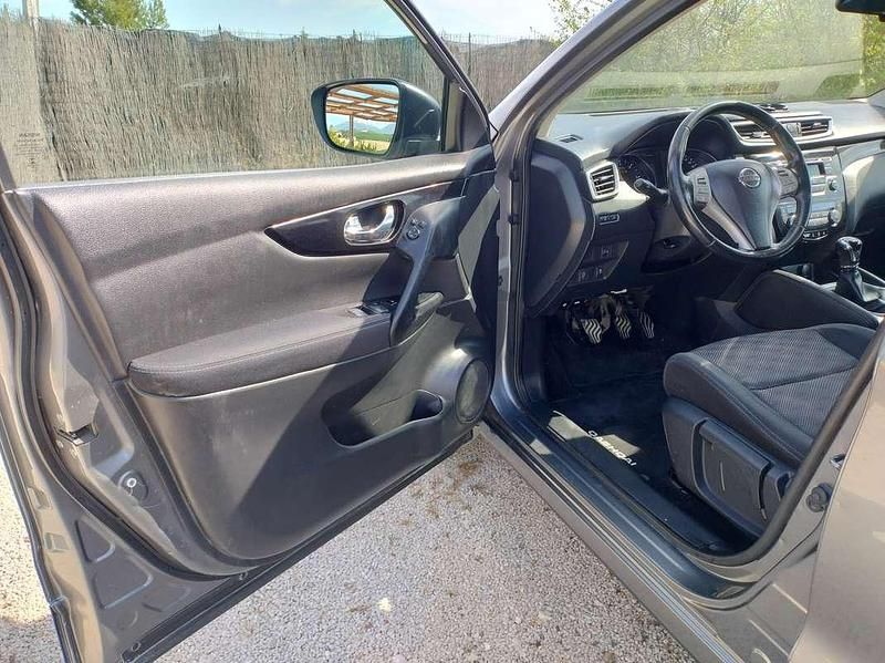 Usata Nissan Qashqai Acenta 110 CV (80 kW) 2016 Grigio SUV