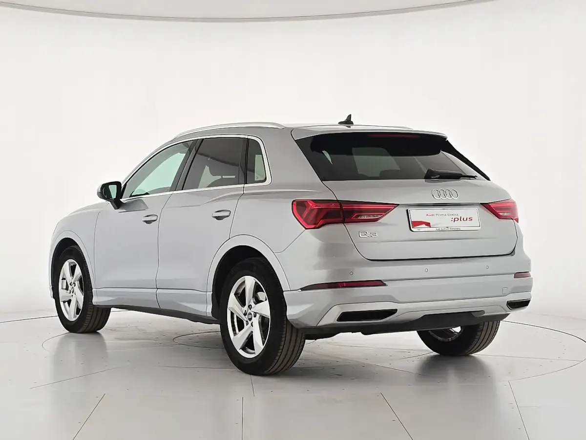 Begagnad Audi Q3 Sportback S-Line 150 HK (110 kW) 2022 Silver SUV