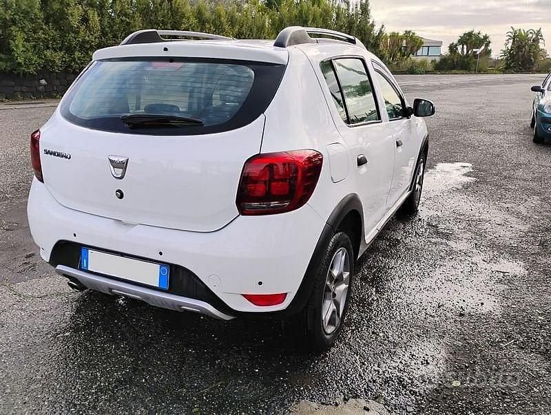 Usata Dacia Sandero Stepway 90 CV (66 kW) 2017 Bianco Berlina