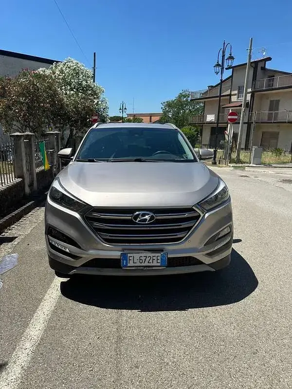 Usata Hyundai Tucson Xpossible 141 CV (103 kW) 2017 Bronzo SUV