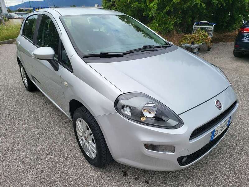 Grigio Usata 2013 Fiat Punto Lounge Due volumi | 2500 € (Super prezzo) - Immagine 1/4