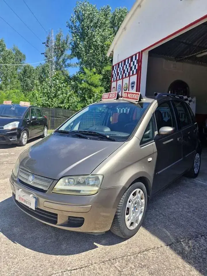Usata Fiat Idea Dynamic 90 CV (66 kW) 2007 Grigio Monovolume