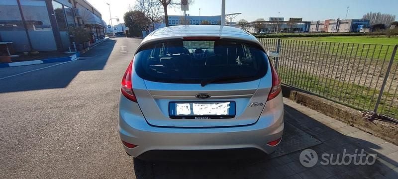Usata Ford Fiesta 97 CV (71 kW) 2012 Utilitaria