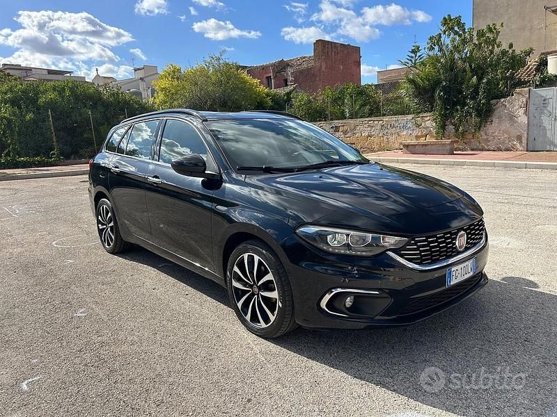 Usata Fiat Tipo Lounge 120 CV (88 kW) 2016 Nero Station wagon