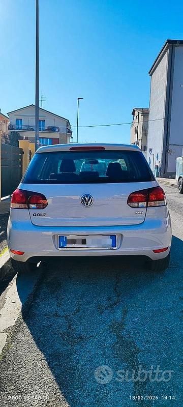 Usata VW Golf VI Highline 105 CV (77 kW) 2010 Bianco Utilitaria