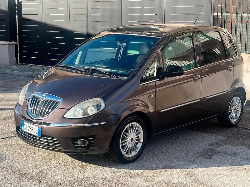 Marrone Usata 2012 Lancia Musa Monovolume | 2799 € (Ottimo prezzo) - Immagine 1/4