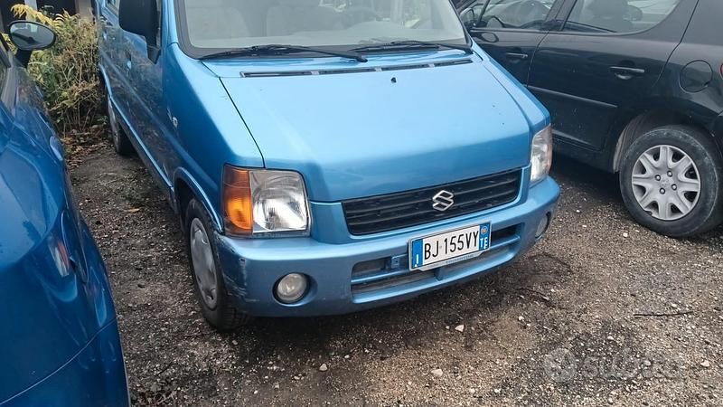 Usata Suzuki Wagon R 2000 Blu Monovolume