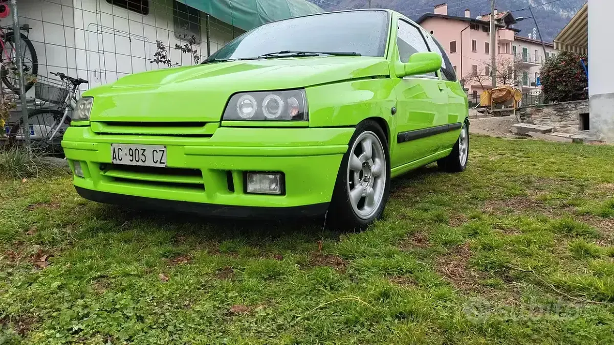 Usata Renault Clio 135 CV (99 kW) 1995 Utilitaria