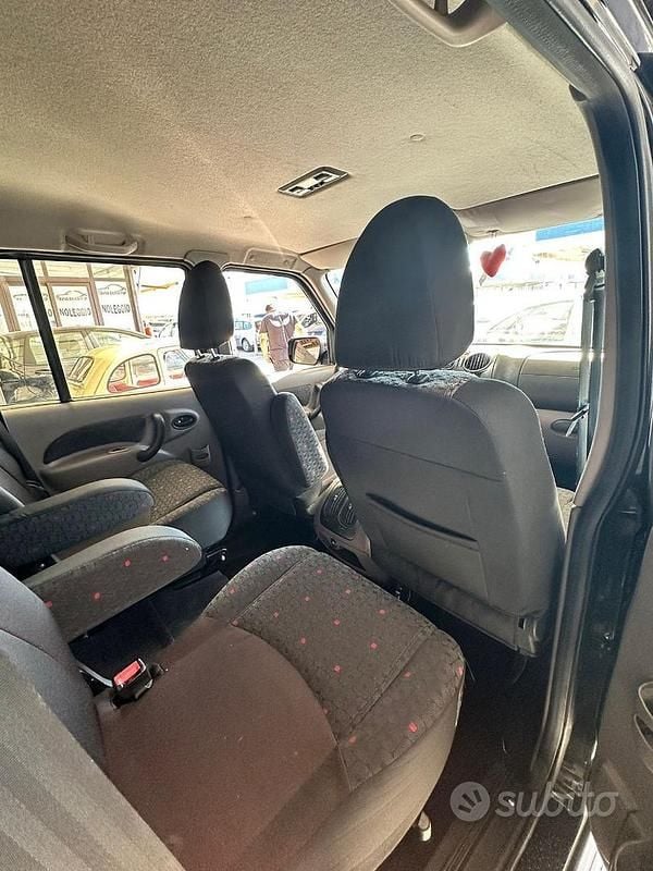 Nero Usata 2011 Mahindra Goa SUV | 5500 € - Immagine 1/4