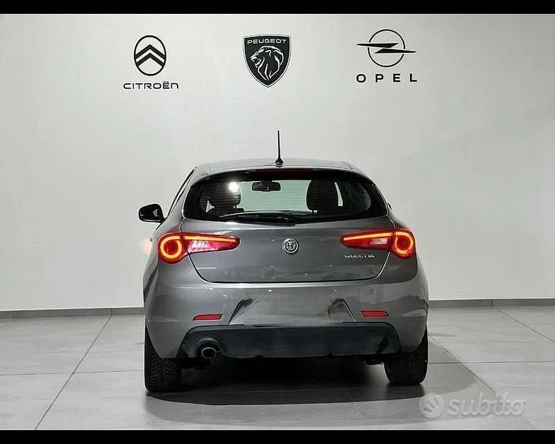 Usata Alfa Romeo Giulietta Super 120 CV (88 kW) 2019 Grigio Berlina