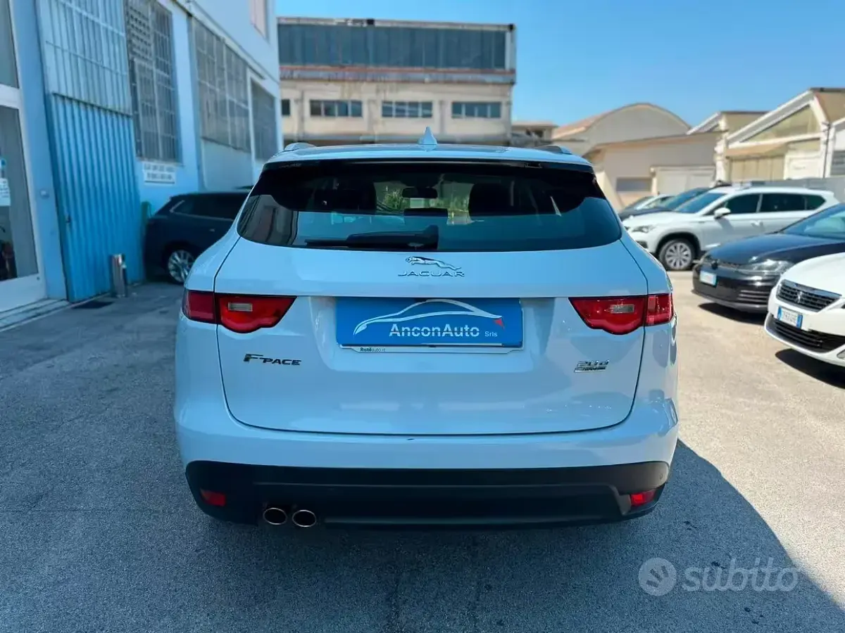 Usata Jaguar F-Pace 180 CV (132 kW) 2018 Bianco SUV