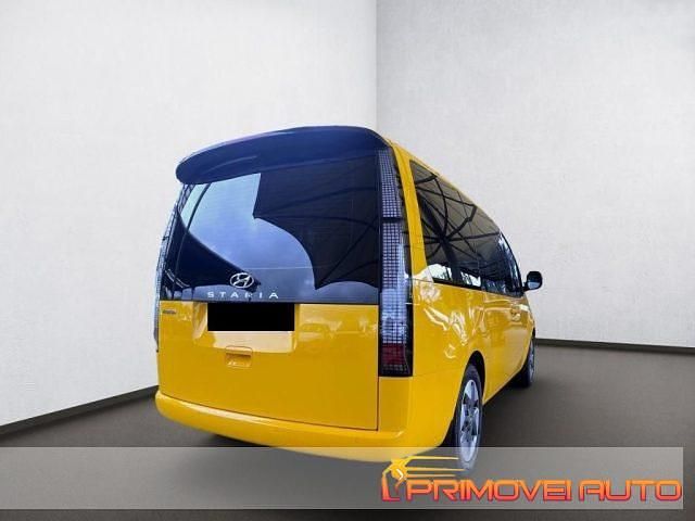 Usata Hyundai Staria 177 CV (130 kW) 2024 Giallo Monovolume