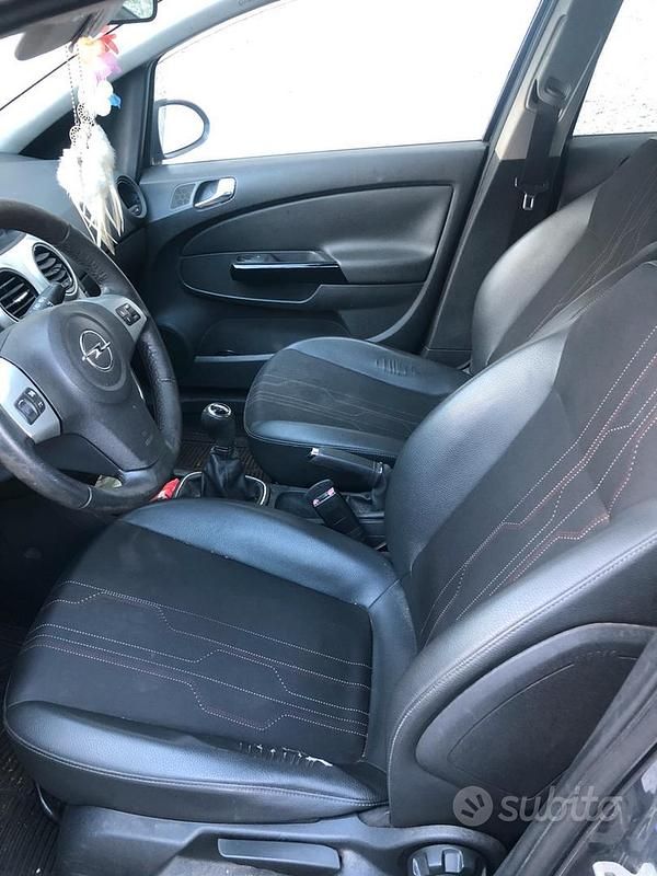 Usata Opel Corsa 86 CV (63 kW) 2012 Berlina
