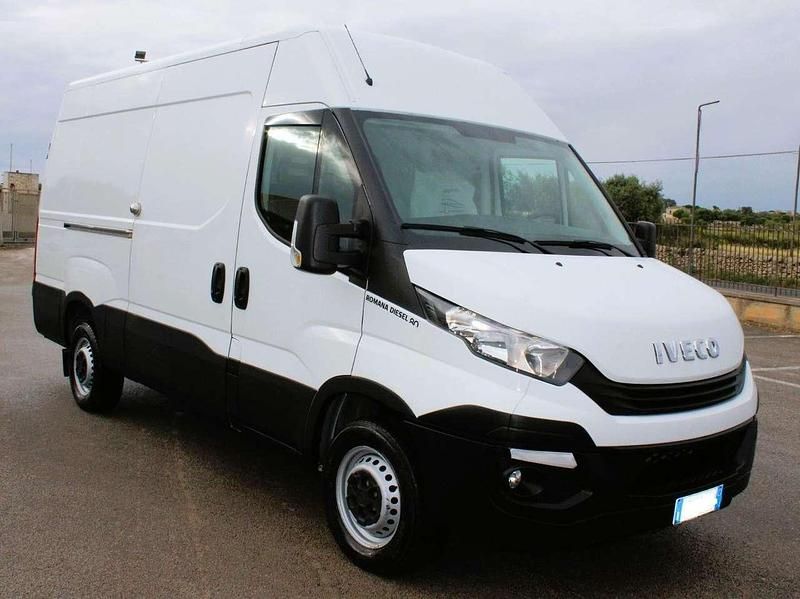 Usata Iveco 35.12 120 CV (88 kW) 2018 Bianco Furgone