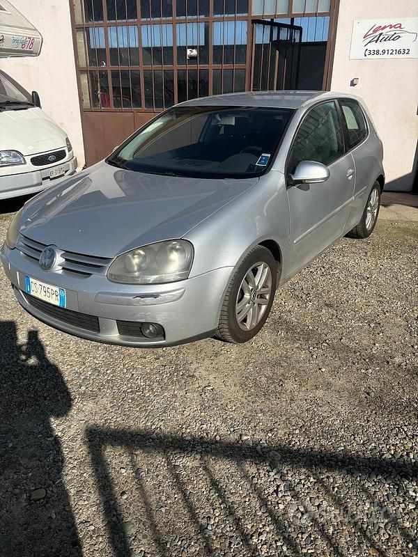 Usata VW Golf Comfortline 2005 Grigio Coupé