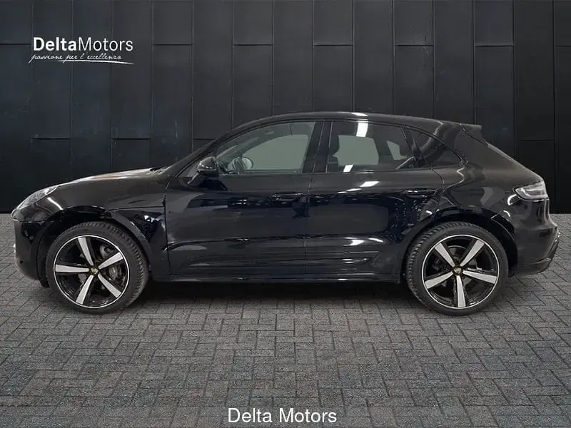 Usata Porsche Macan 265 CV (194 kW) 2023 Nero metallizzato SUV