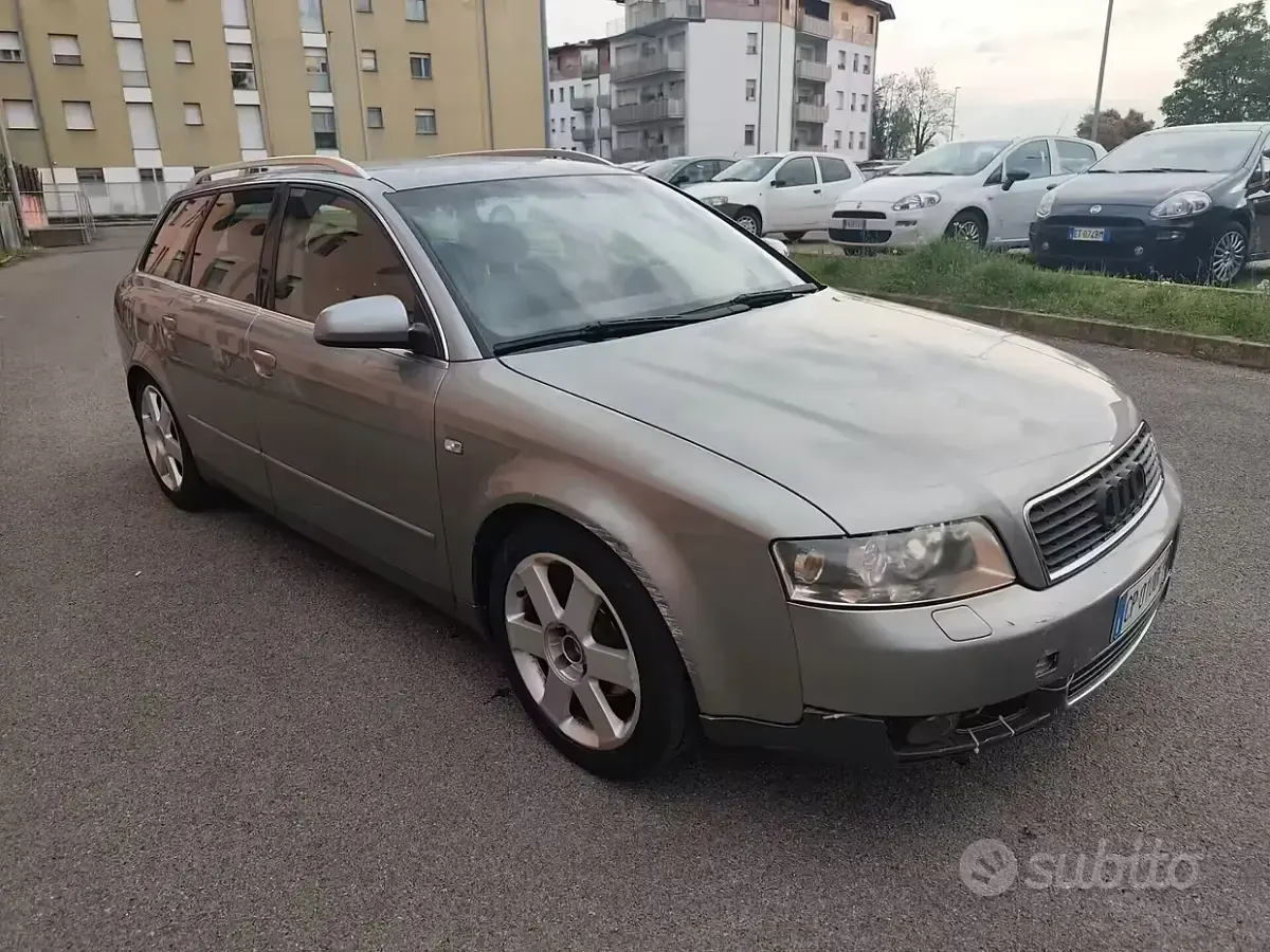 Occasion Audi A4 130 PK (95 kW) 2004 Grijs Stationwagen