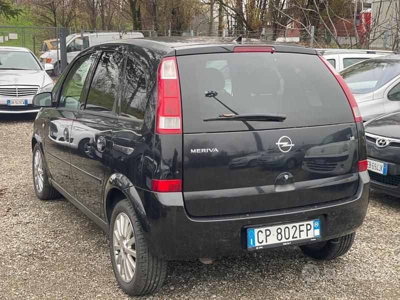 Usata Opel Meriva Enjoy 100 CV (73 kW) 2004 Nero Monovolume
