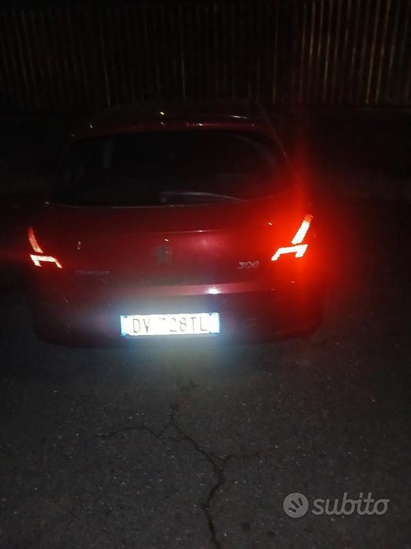 Usata Peugeot 308 112 CV (82 kW) 2009 Rosso Berlina