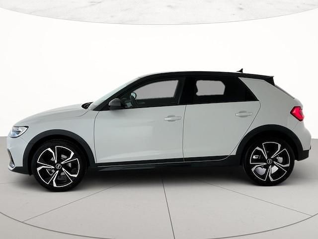 Usata Audi A1 Ambiente 110 CV (80 kW) 2023 Bianco ghiacciaio metallizzato SUV