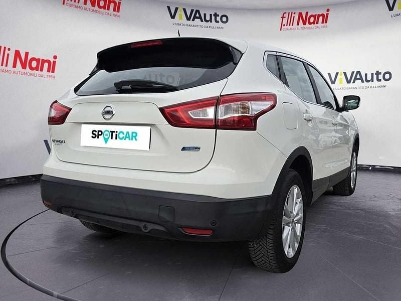 Usata Nissan Qashqai Acenta 110 CV (80 kW) 2016 Bianco SUV