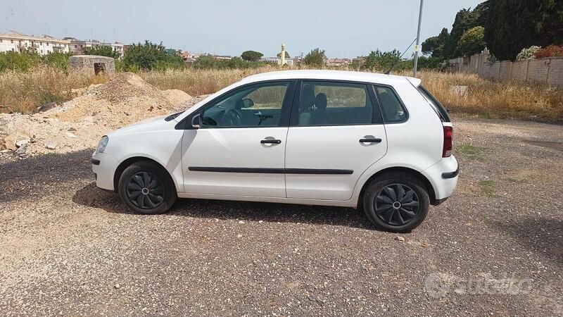 Bianco Usata 2009 VW Polo Due volumi | 4500 € (Ottimo prezzo) - Immagine 1/4