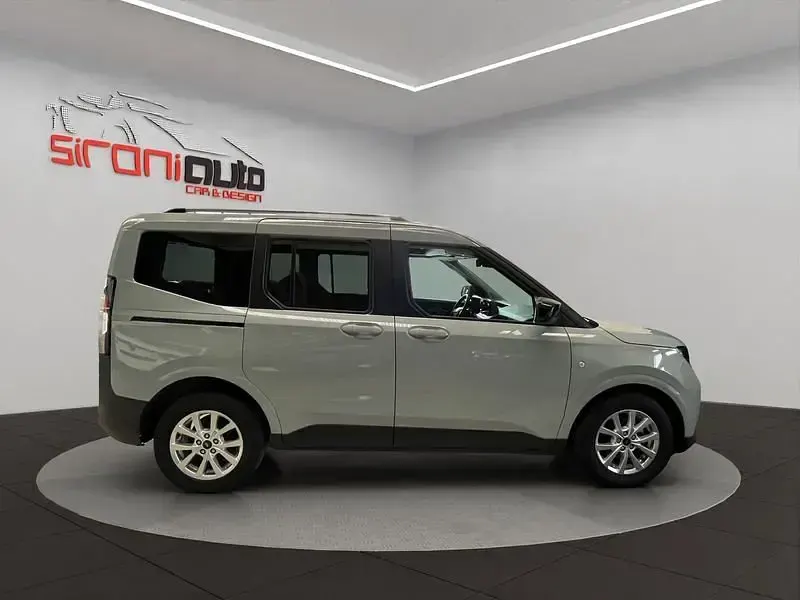 Begagnad Ford Tourneo Active 126 HK (92 kW) 2025 Grå Van