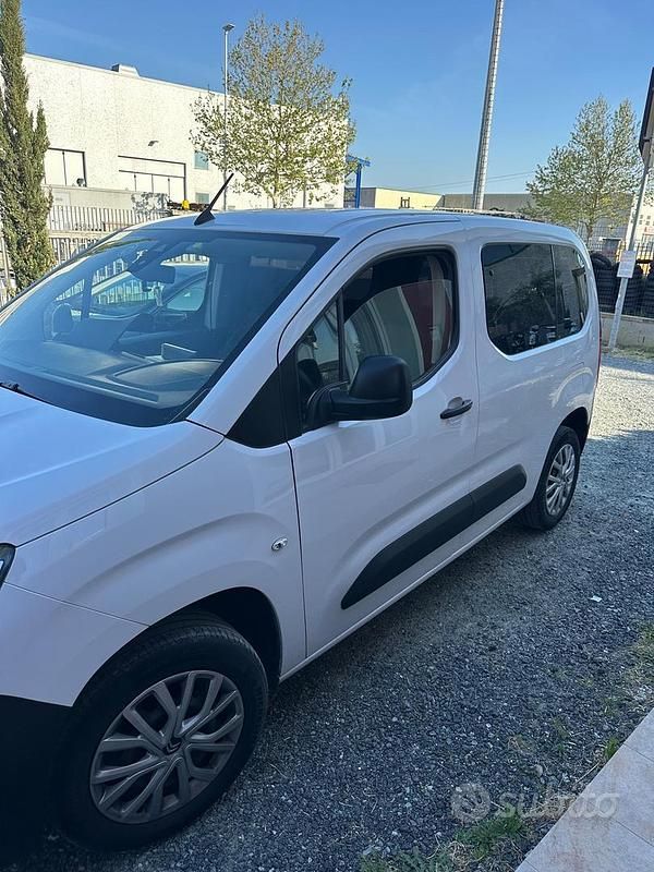 Usata Citroën Berlingo PureTech 110 CV (80 kW) 2023 Bianco Monovolume