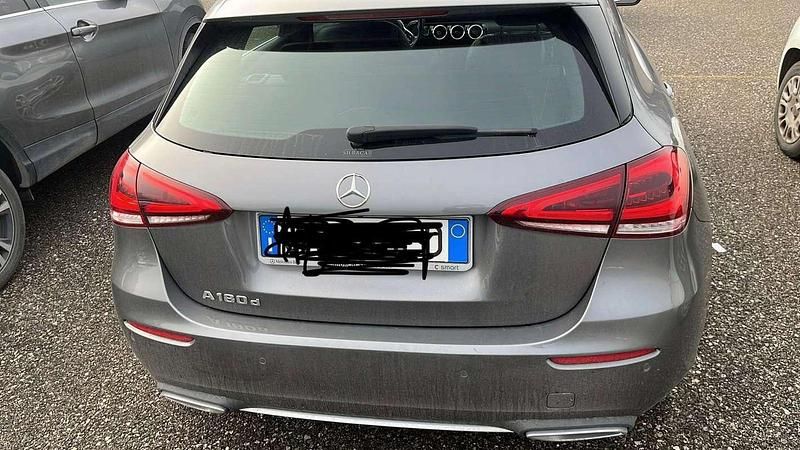Usata Mercedes A180 Executive 116 CV (85 kW) 2019 Grigio Berlina