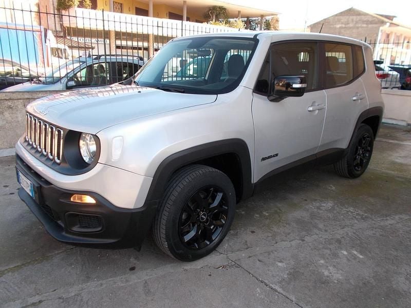Usata Jeep Renegade Sport 120 CV (88 kW) 2015 Argento SUV