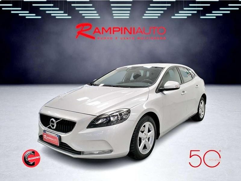 Usata Volvo V40 Business Edition 120 CV (88 kW) 2019 Argento Berlina