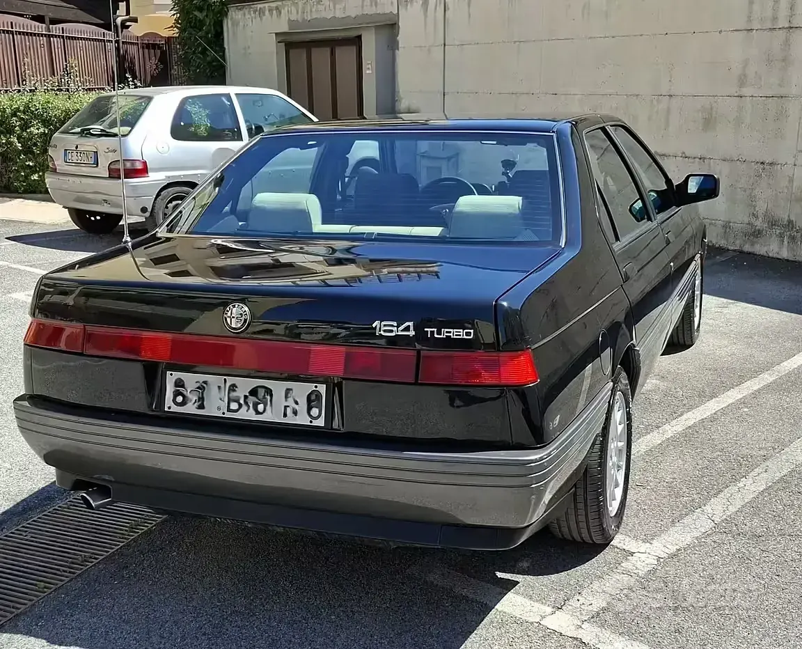 Usata Alfa Romeo 164 171 CV (125 kW) 1989 Nero Berlina