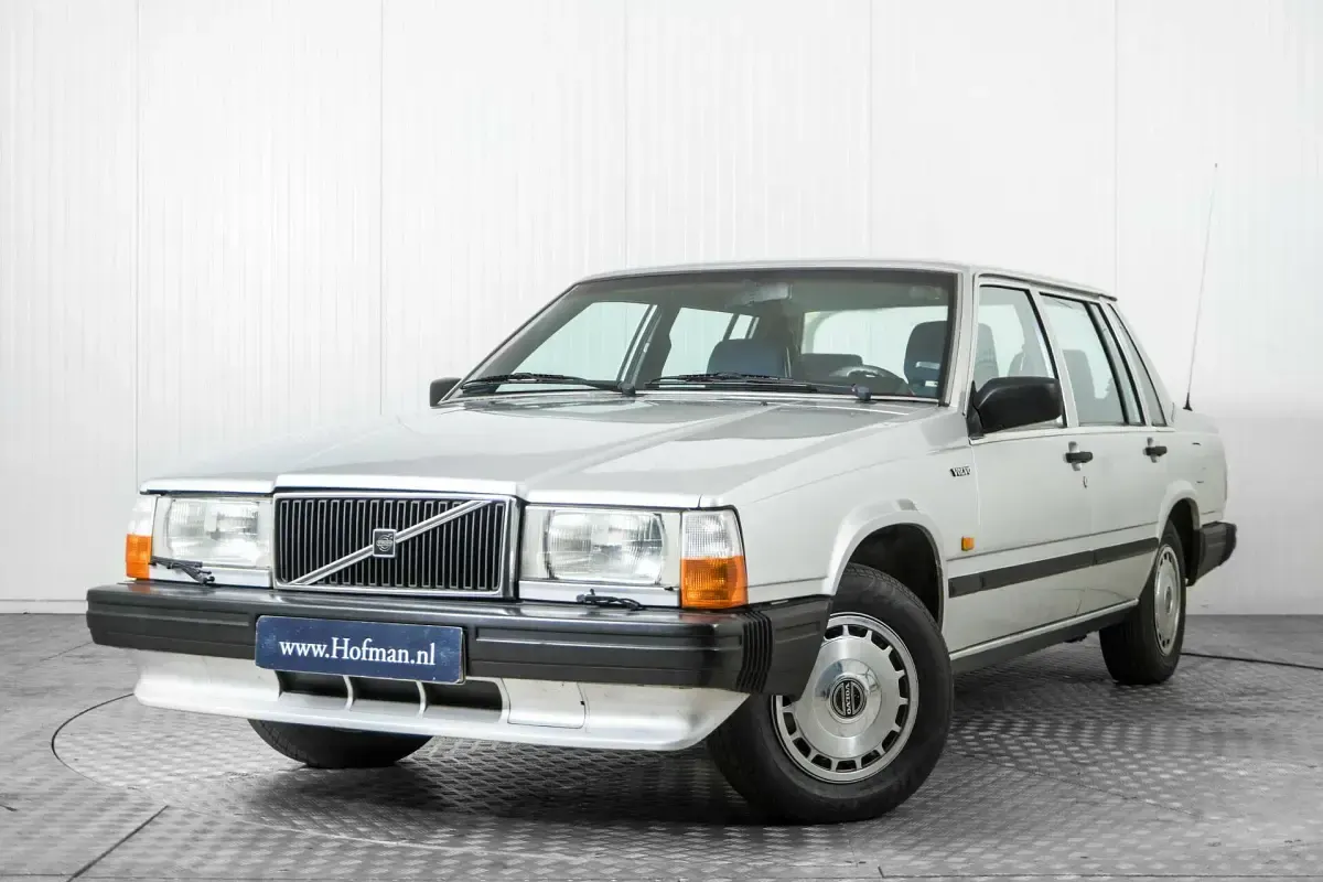 Usata Volvo 740 113 CV (83 kW) 1987 Grigio Berlina