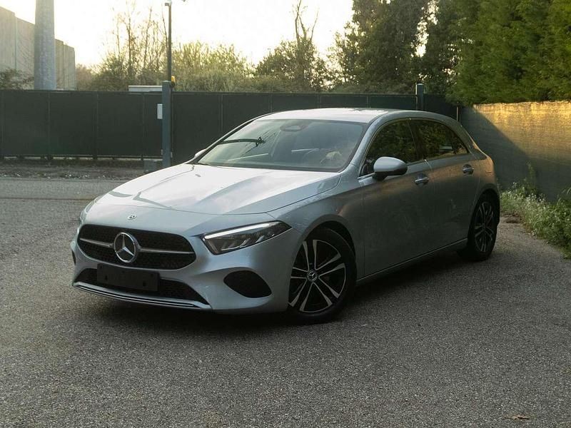 Usata Mercedes A180 Advanced Plus 116 CV (85 kW) 2024 Argento Berlina