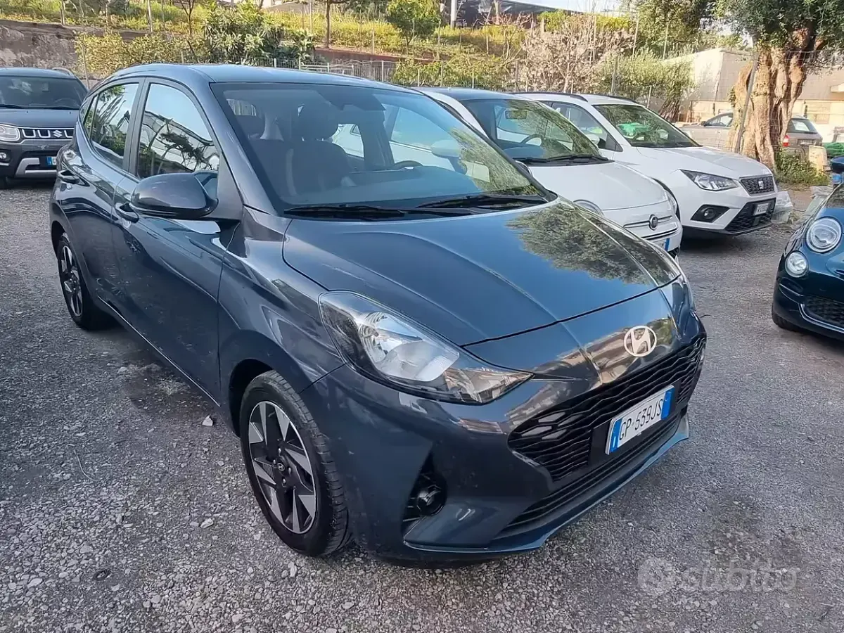 Usata Hyundai i10 67 CV (49 kW) 2023 Grigio scuro Utilitaria