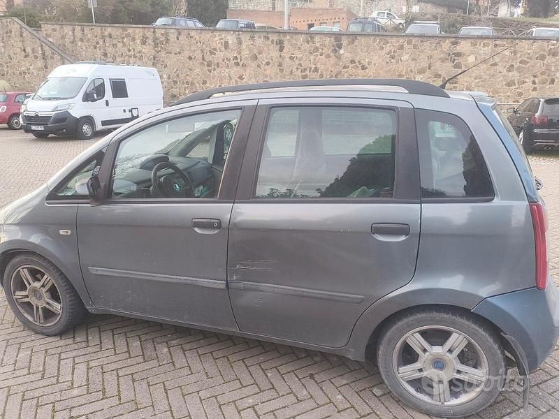 Usata Fiat Idea 2004 Grigio Monovolume