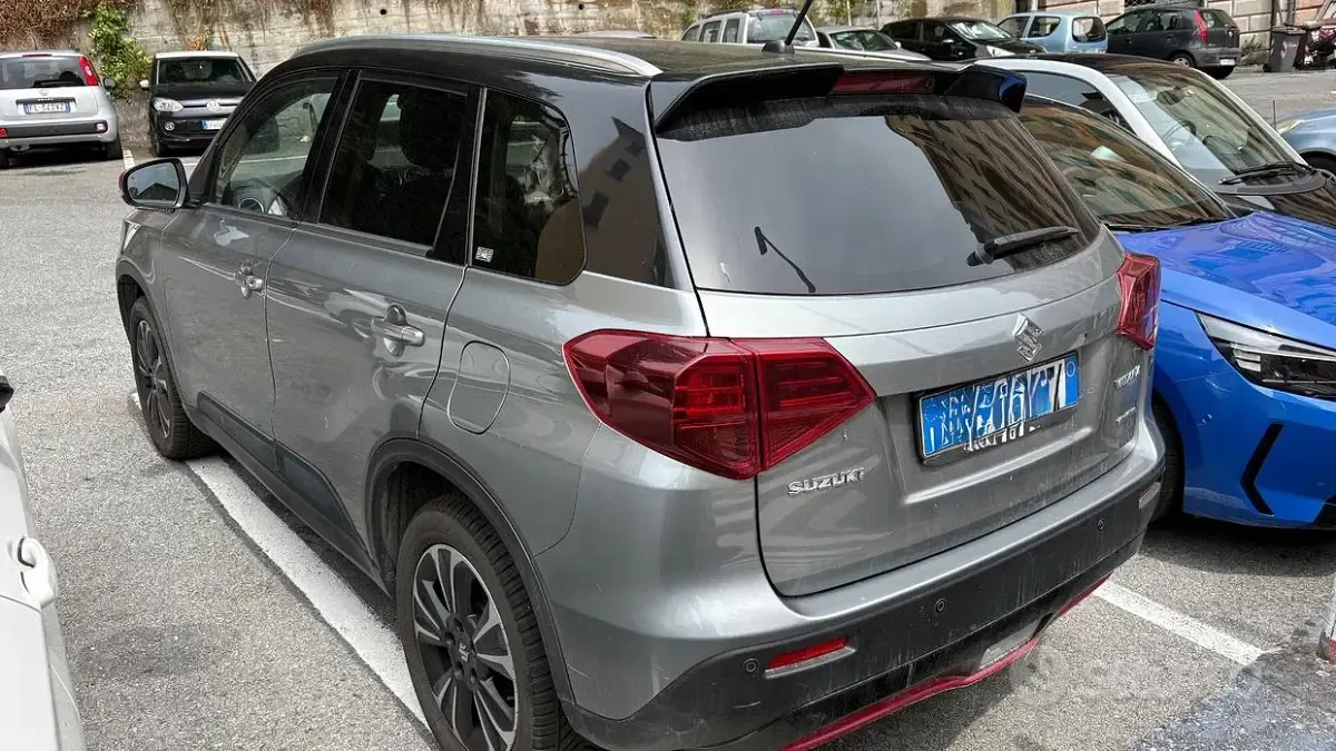 Usata Suzuki Vitara 140 CV (102 kW) 2019 Grigio SUV