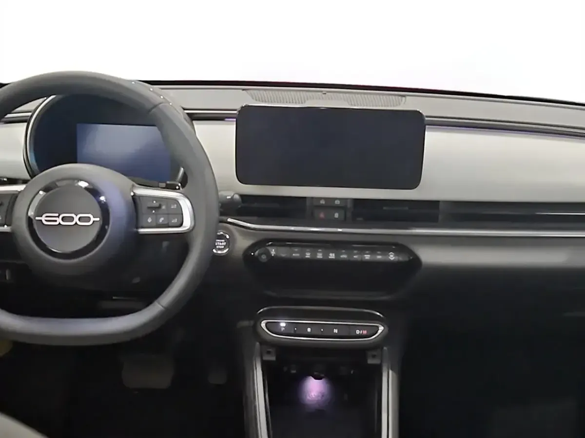 Usata Fiat 600 La Prima 110 CV (80 kW) 2025 Azzurro cielo d'italia SUV