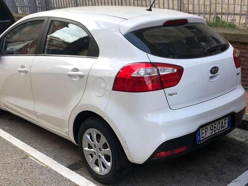 Usata Kia Rio EX 90 CV (66 kW) 2013 Berlina