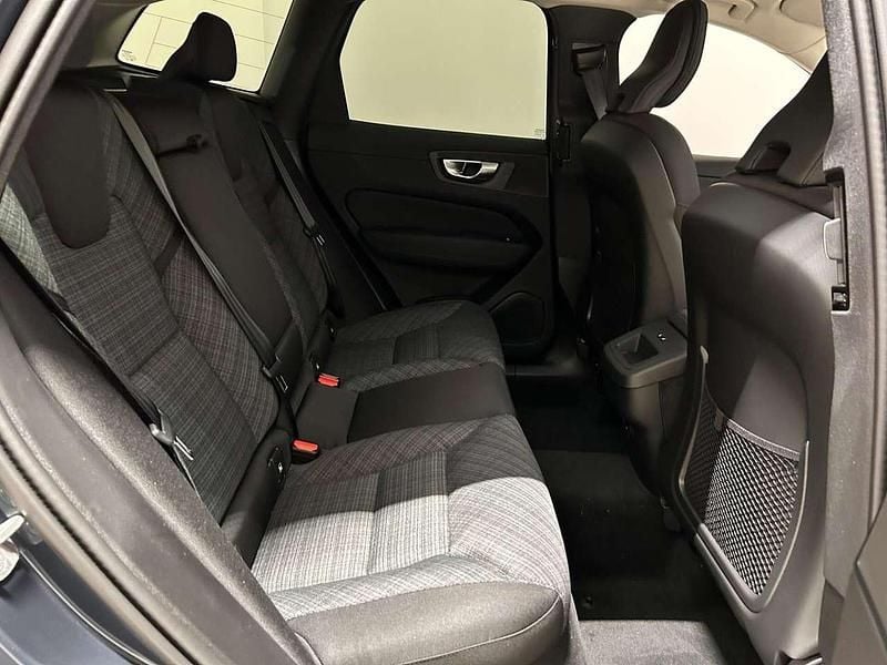 Nuova Volvo XC60 Core 253 CV (186 kW) 2026 Grigio SUV