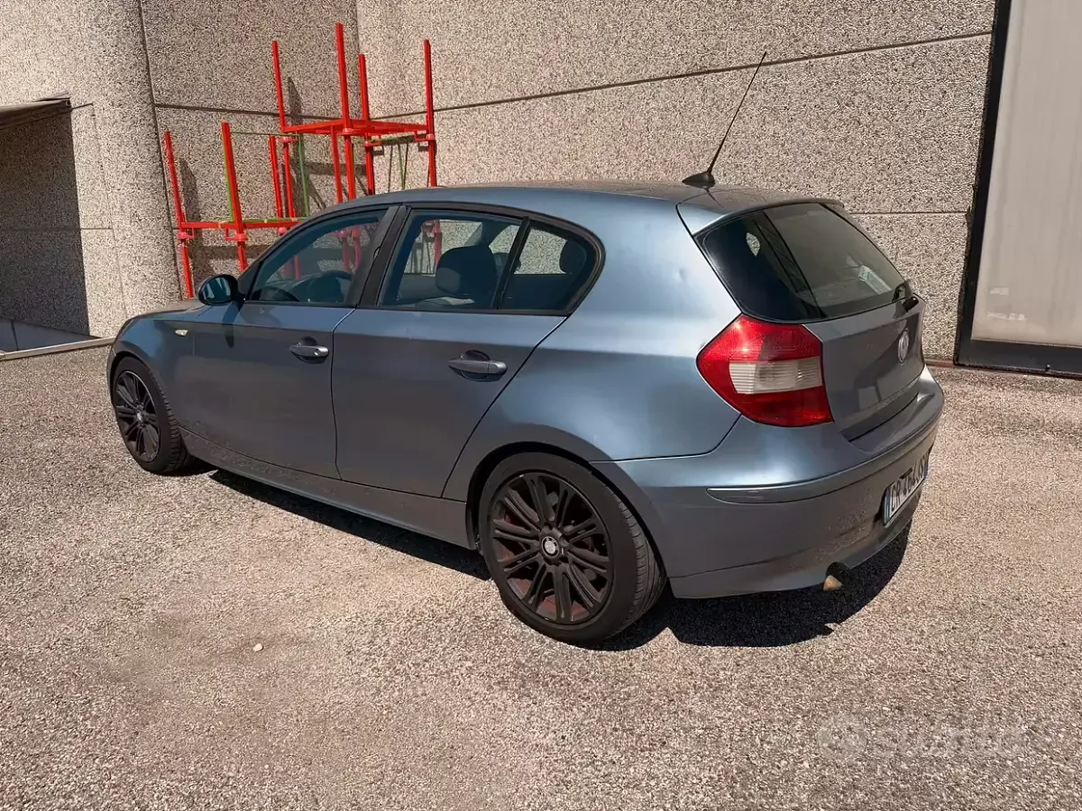 Usata BMW 120 163 CV (119 kW) 2005 Grigio Utilitaria