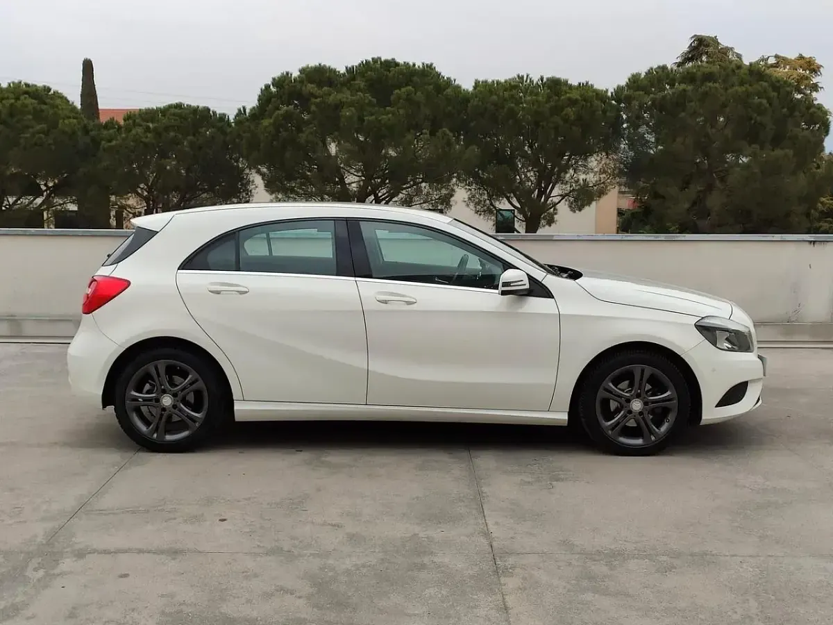 Usata Mercedes A180 136 CV (100 kW) 2016 Bianco Berlina
