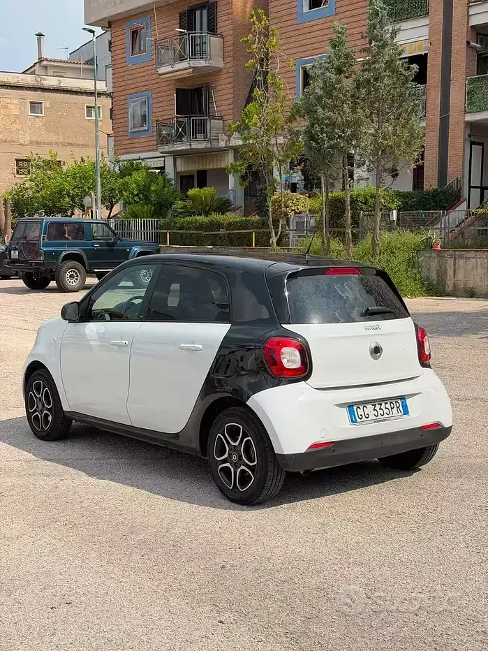 Usata Smart ForFour Prime 90 CV (66 kW) 2016 Bianco Utilitaria