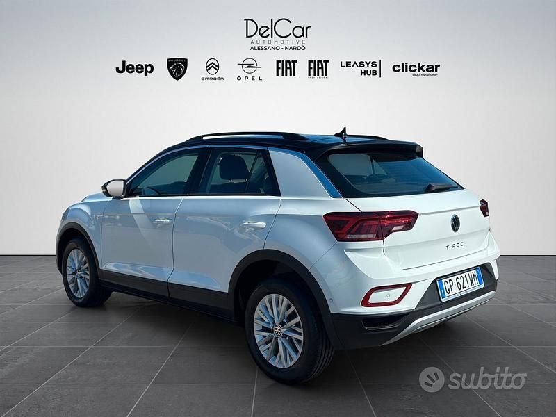 Usata VW T-Roc Life 110 CV (80 kW) 2023 Bianco SUV