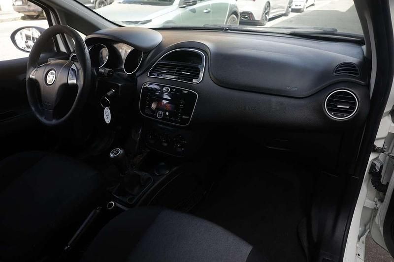 Usata Fiat Punto Evo Easy 75 CV (55 kW) 2014 Bianco Utilitaria