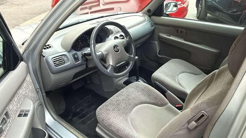 Usata Nissan Micra 60 CV (44 kW) 2002 Argento Utilitaria