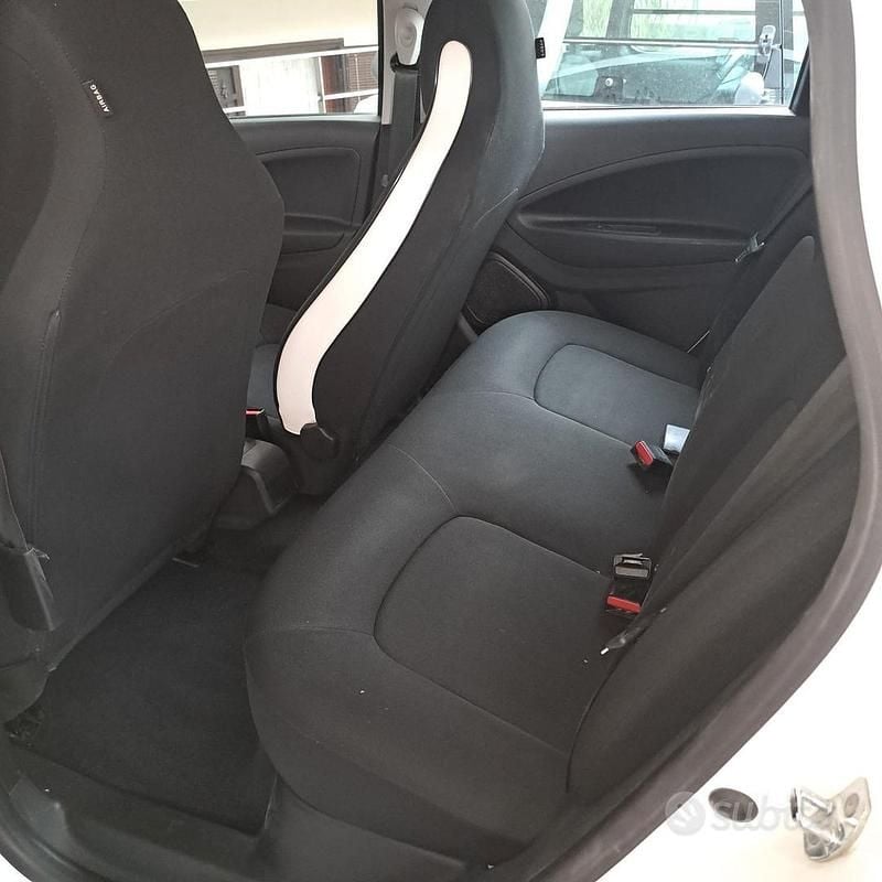 Käytetty Renault Zoe Zen 52 kW (71 HP) 2020 Valkoinen Viistoperä